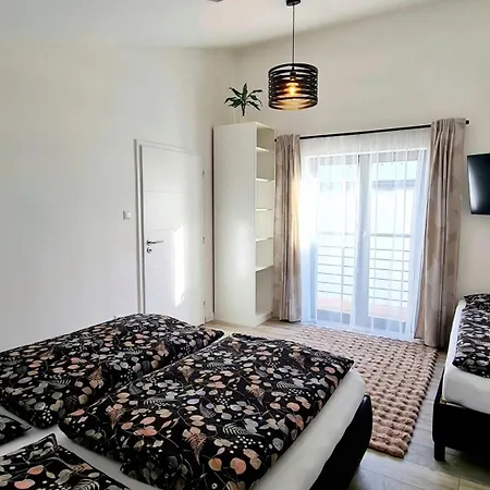 Gigi House Demanova