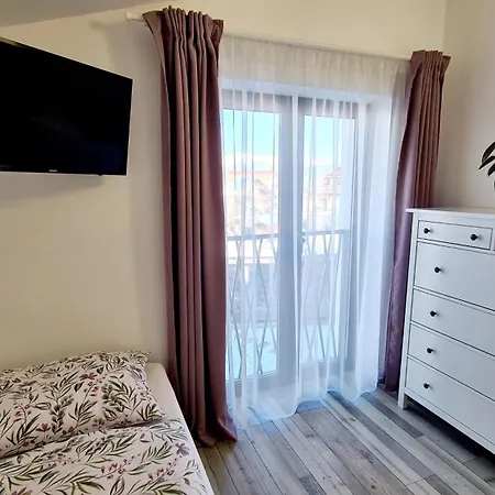 Gigi House Demanova *