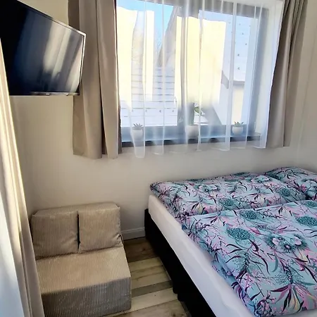 Gigi House Demanova