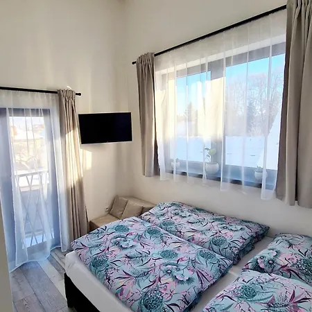 Gigi House Demanova *